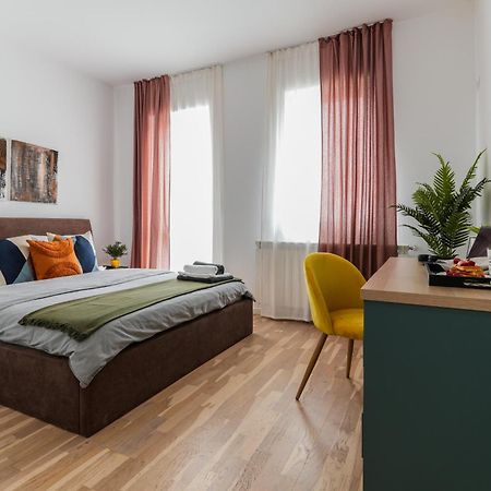 Amalia - Quiet 1Br Apartment With Parking & Wi-Fi Boekarest Buitenkant foto