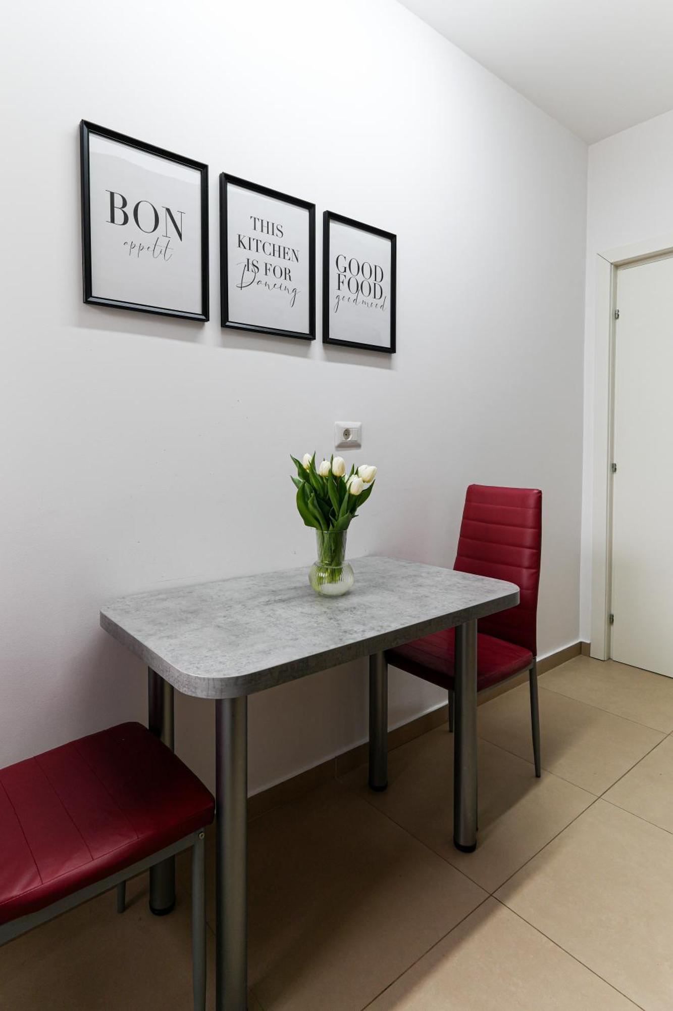 Amalia - Quiet 1Br Apartment With Parking & Wi-Fi Boekarest Buitenkant foto